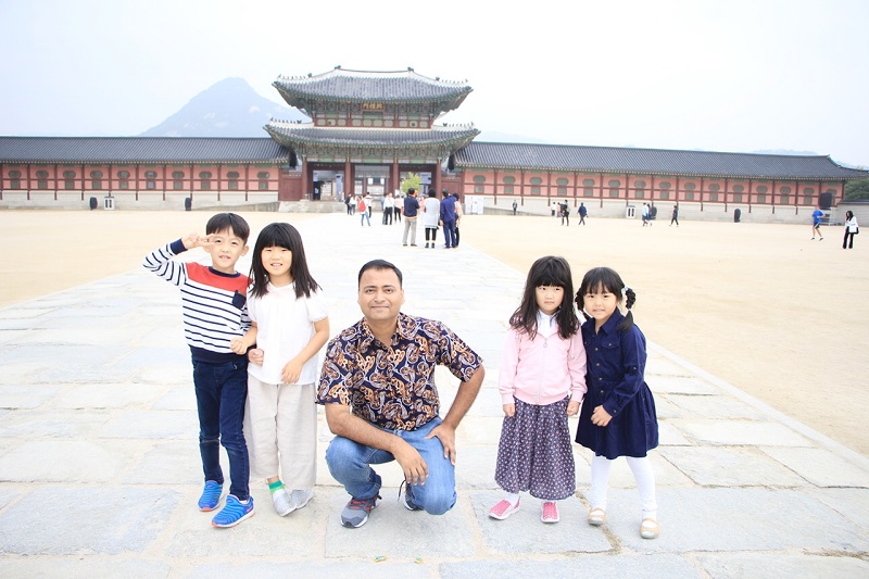 My holiday in Seoul with Korean kids at the Gyeongbok-gung(경복궁) Palace, Seoul - Republic (South Korea).