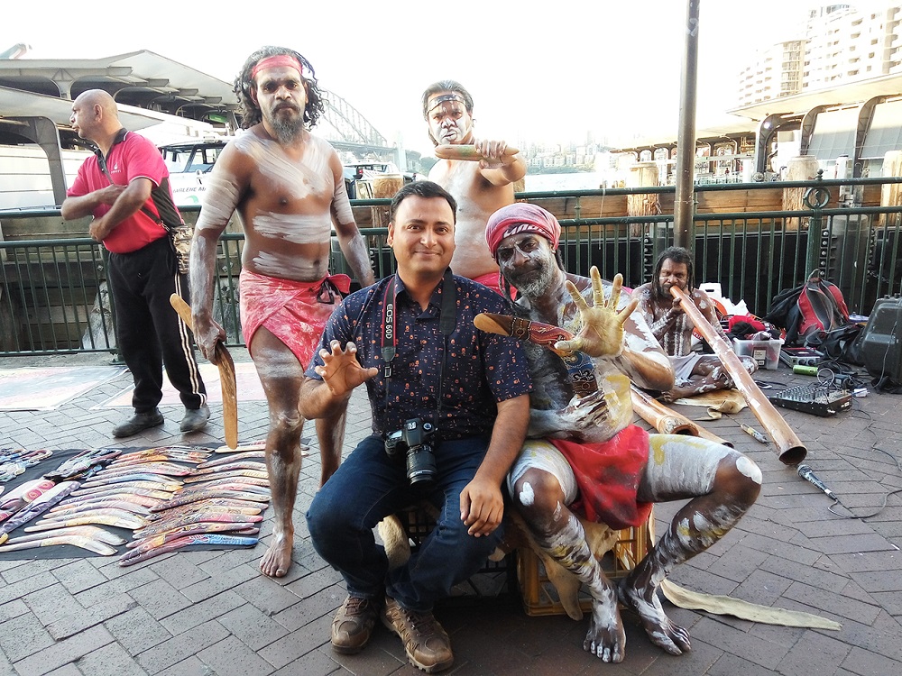 Sydney is a very happening city – you gonna see lots of free street performances. :) I even got a few photos with the performers.