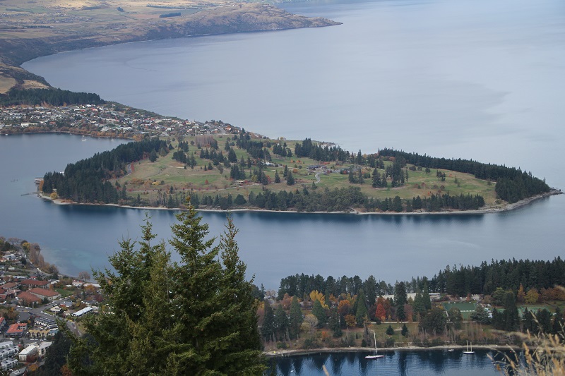 Queenstown Golf Club and Lake Wakatipu as seen from the Skyline Gondola.