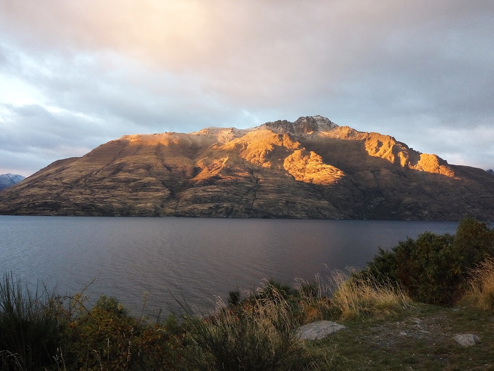 Sunrise along the Glenorchy Drive.