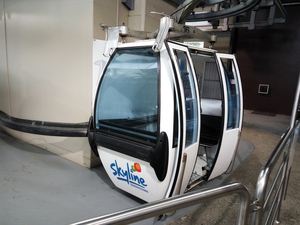 That was my Gondola – getting ready to take off to the Bob’s peak on a winter’s day.