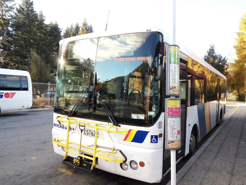 Bus from Queenstown to Arrowtown.