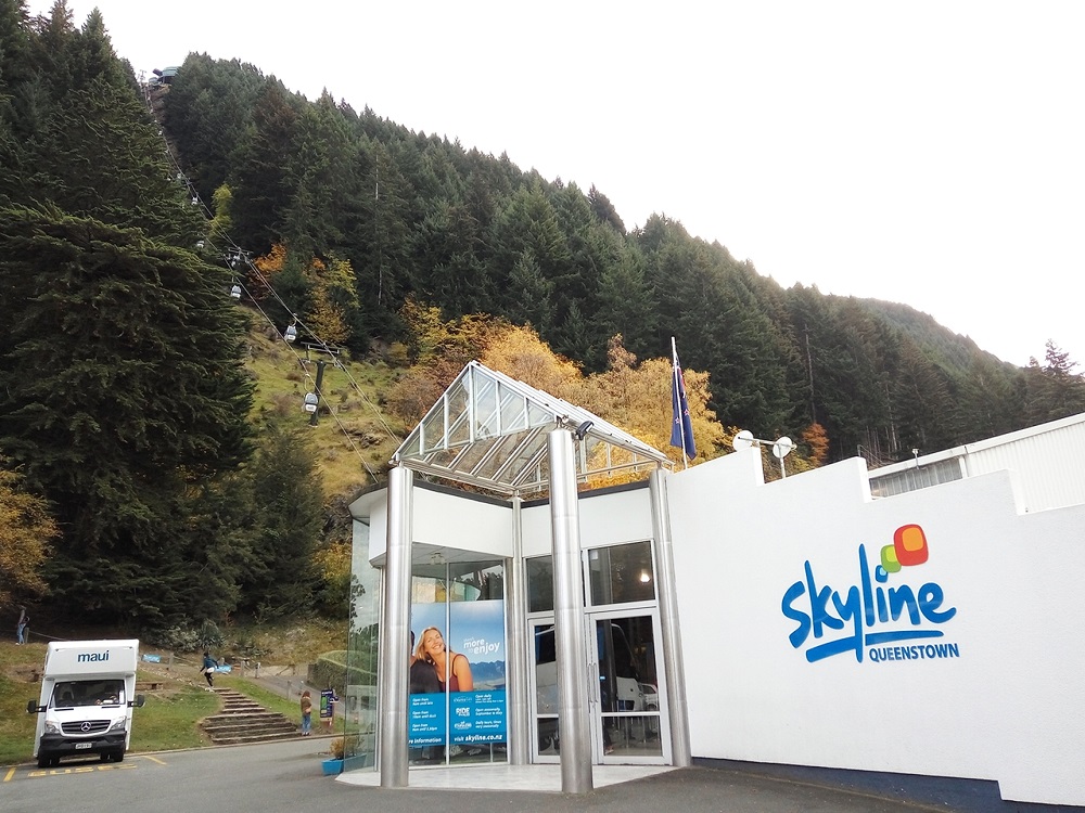 A Skyline Queenstown Gondola ride is a must for your New Zealand Travel.