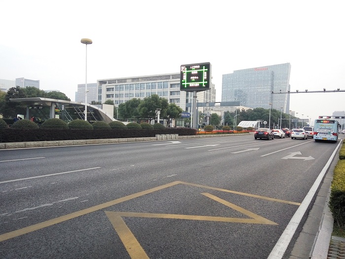 Clean and safe Suzhou road - just outside the Xinghu Jie subway station.