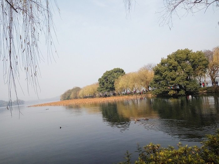 The scenic West Lake on a sunny day. 