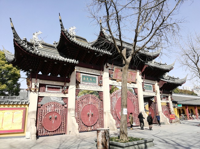 Main entrance to the Longhua Temple. Enjoy your Shanghai tourism at the ancient Buddhist temple. 