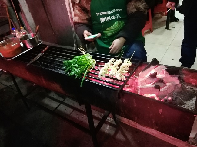 Late-night BBQ in Wuxi – RMB 2 for each stick of cauliflower. 