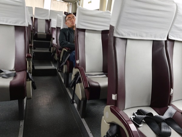 Clean and comfortable Chinese bus seats – Nantong to Taizhou bus.