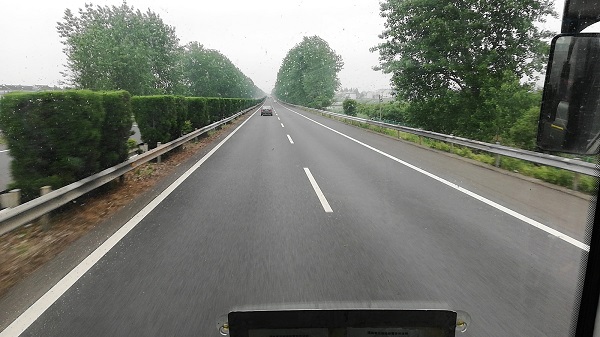 Chinese road – Nantong to Taizhou. Eastern China is indeed a highly developed region. 