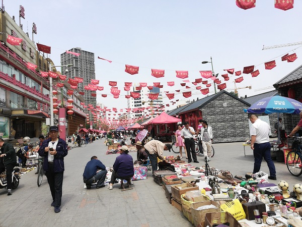 Beishichang Market located beside the Huang temple.