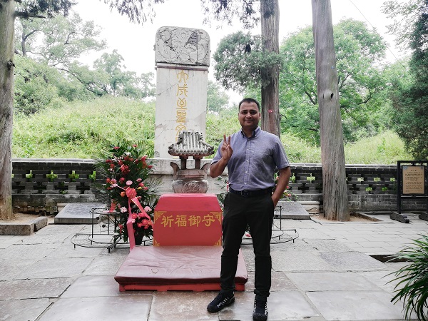 When I visited the cemetery of Confucius (孔林, Kǒng lín) in Qufu – the hometown of Confucius. 