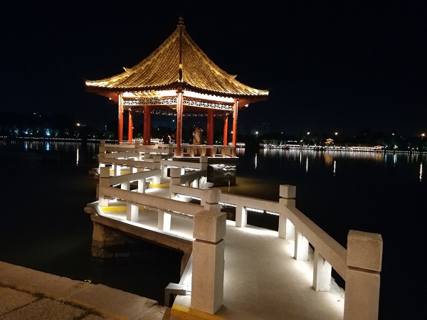 Jinan’s beautiful Daming Lake at night.