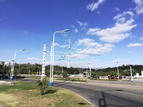 Pyongyang roads and the blue sky. 