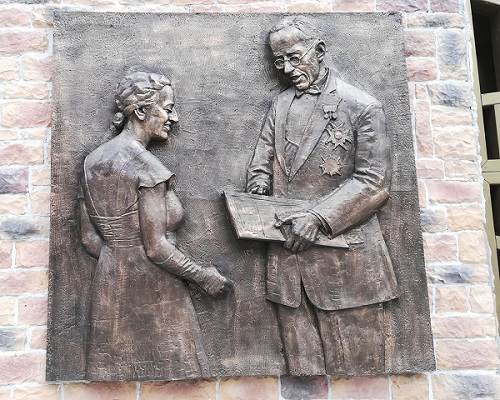 The award of the Nobel Prize in Literature to Pearl S. Buck (1938).