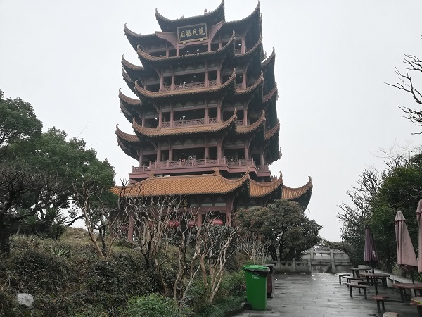The Yellow Crane Tower (黄鹤楼, Huangh e lou)- one of the top things to do in Wuhan city.