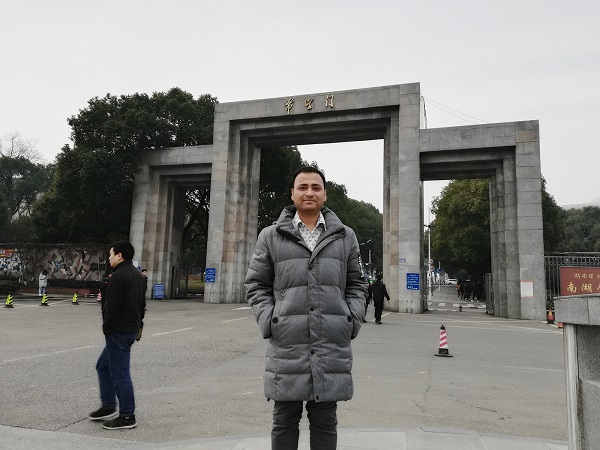 When I visited the Hunan Institute of Technology (front gate).
