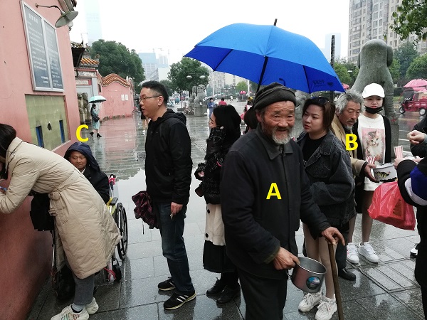 Problems in Changsha – There are trouble making beggars at the famous scenic spots.