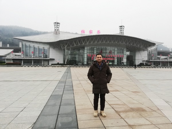 At Zhangjiajie Railway Station, I was departing to Nanchang (Jiangxi). 