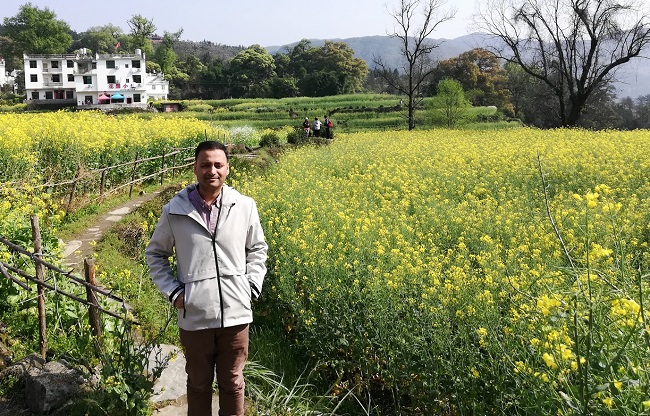 Traveling to Wuyuan is a lifetime experience. 