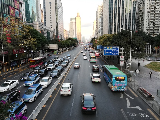 Shenzhen is a clean and beautiful city.